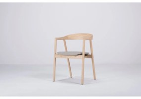 Jedálenská stolička z masívneho dubového dreva so sivým sedadlom Gazzda Muna