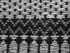 Kožený koberec 80 x 150 cm čierna/béžová SOKUN Beliani