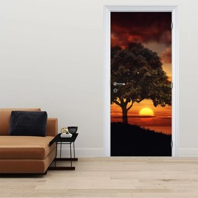 Fototapeta na dvere - Strom so západom slnka (95x205cm)