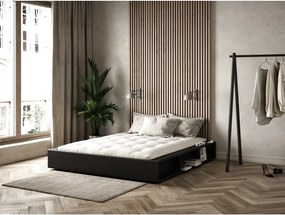 Čierna dvojlôžková posteľ z masívneho dreva s úložným priestorom Karup Design Ziggy, 140 x 200 cm