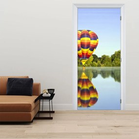 Fototapeta na dvere - Teplovzdušný balón na jazere (95x205cm)