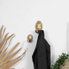 Nástenný háčik v zlatej farbe Bug – Spinder Design