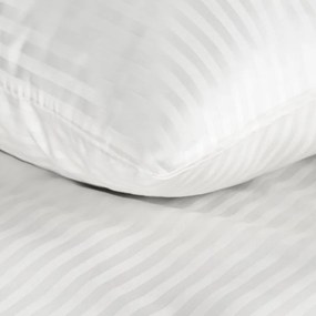 Dekorstudio Saténové posteľné obliečky VERA s jemnými prúžkami v bielej farbe Rozmer posteľných obliečok: Šírka x Dĺžka: 140x200cm + 1ks 70x80 cm