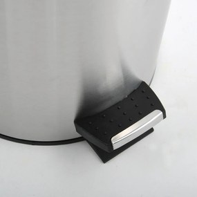 Nášľapný oceľový odpadkový kôš v matne striebornej farbe 5 l Adonis – Spirella