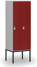 Drevená šatníková skrinka S4 s podnožou, 2 oddiely, 1871 x 600 x 500 mm, demont, otočný zámok, sivá / červená