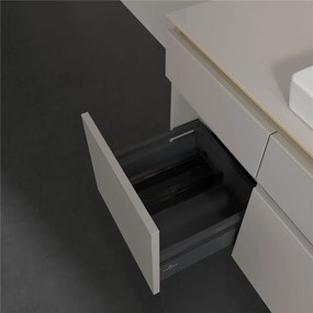 VILLEROY &amp; BOCH Legato závesná skrinka pod umývadlo (umývadlo v strede), 5 zásuviek, s LED osvetlením, 1400 x 500 x 550 mm, Soft Grey, B685L0VK