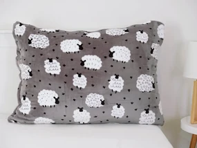 Obliečka na vankúš mikroplyš 70 × 90 cm – Ovečky