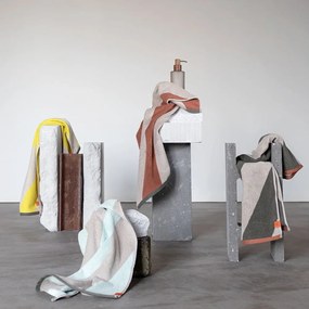 Žltý froté uterák z bio bavlny 50x90 cm Diagonal – Mette Ditmer Denmark