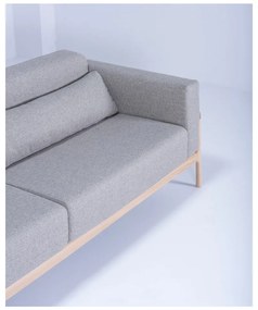 Sivá pohovka s konštrukciou z masívneho dubového dreva Gazzda Fawn Plus, 240 cm