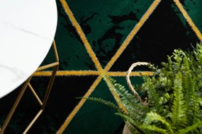 Koberec EMERALD exkluzívny 1020 glamour, styl marmur, trojuholníky fľaškovo zelený / zlatý