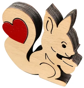 AMADEA Drevená veverička so srdcom, masívne drevo, 5 x 4,9 cm, český výrobok