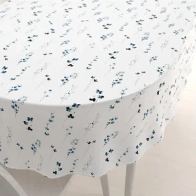 Biante Bavlnený oválny obrus Sandra SA-398 Modré kvietky s motýlikmi 50x100 cm