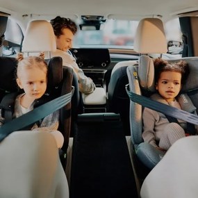 Lionelo - Autosedačka s otočnou základňou BRAVE i-Size 40-150 cm Black Carbon