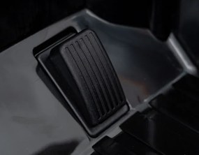 Elektrické autíčko Off Road MOUNTAIN čierne
