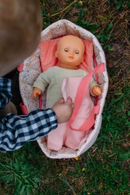 Pomea - textilný košík pre bábiky na spanie - ružový