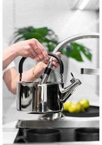 Lesklá antikoro varná konvica s piestom Vialli Design Diamante, 1,5 l
