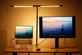 Stolná LED lampa NOX, svorka, diaľkové ovládanie