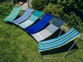 Skladacie plážové ležadlo SAND, modré pruhy
