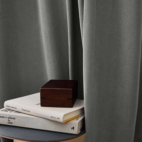Antracitový menčestrový termo záves 140x260 cm Madison – douceur d'intérieur