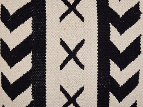 Sada 2 bavlnených vankúšov s geometrickým vzorom a strapcami 45 x 45 cm béžová / čierna DEADNETTLE Beliani