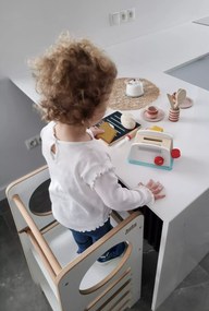 Montessori učící dětská věž střední bílá