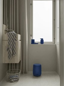 Modrá keramická nádobka na mydlo Sono – Blomus