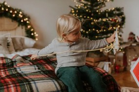 Montessori drevená prepletacia hračka - srnka