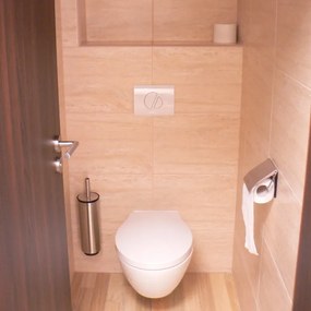 WC štetka s krytým stojanom na stenu II, matný nerez