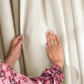 Béžový zamatový dimout záves 140x270 cm Eyelets – Restilo