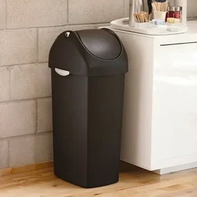 Kôš s hojdacím vekom 60 l čierny plast, čierna