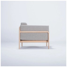 Kreslo s konštrukciou z dubového dreva so sivým textilným sedadlom Gazzda Fawn