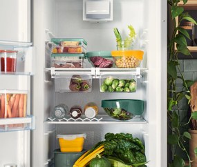 Držiak na fľaše do chladničky