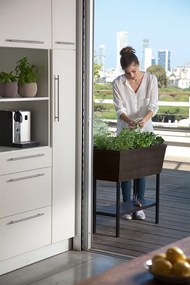 Inteligentný kvetináč URBAN BLOOMER z umelého ratanu - hnedý