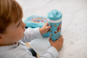 Plastová fľaša Koziol Labková patrola ružová