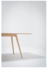 Jedálenský stôl z masívneho dubového dreva Gazzda Stafa, 220 × 90 cm