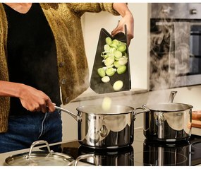 Doštička 21x38 cm Chop2Pot – Joseph Joseph