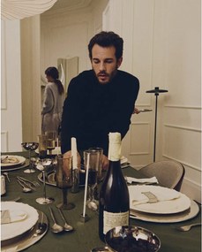 Čierna stojacia lampa s kovovým tienidlom (výška 130 cm) Nuvira – Kave Home