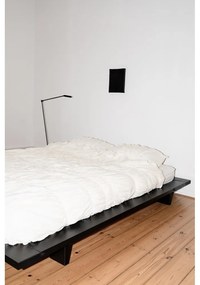 Čierna dvojlôžková posteľ z borovicového dreva s roštom 160x200 cm Japan - Karup Design