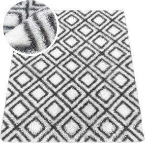 TZ Biely vzorovaný koberec shaggy Decor Cube Rozmer: 160x220 cm