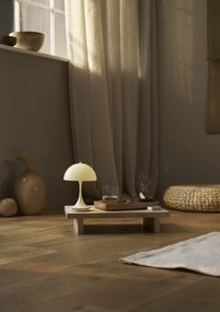 Louis Poulsen Prenosná lampa Panthella 160 V3 Opal Beige