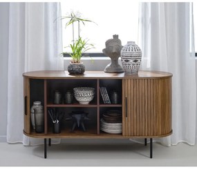 Hnedá nízka komoda v dekore duba s posuvnými dverami 140x76 cm Nola – Unique Furniture