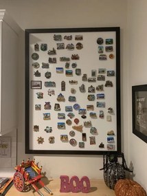 Toptabule.sk  Biela tabuľa na magnetky v drevenom čiernom ráme 60x40 cm