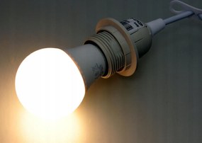 BERGE Stavebný a renovačný držiak lampy na žiarovky E27, kábel s maticou 230V, ČIERNY