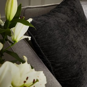 Dekoračný vankúš zo ženilky 55x55 cm Selene Luxury Chenille – Hyperion