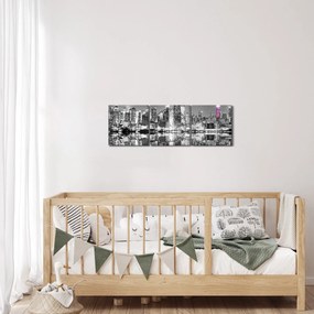 Obrázok - New York a fialový mrakodrap (s hodinami) (90x30 cm)