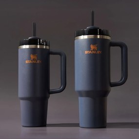 Tmavomodrá termoska so slamkou z nehrdzavejúcej ocele 1,18 l Quencher H2.0 FlowState Tumbler Twilight – Stanley