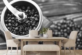 Fototapeta ručný mlynček s kávou v čiernobielom prevedení