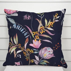 Biante Bavlnená obliečka na vankúš Sandra SA-427 Dúhové kvety na tmavo modrom 50 x 50 cm