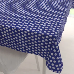 Biante Bavlnený obdĺžnikový obrus Sandra SA-214 Biele bodky na modrom 60x100 cm