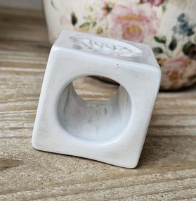 Biely keramický držiak na kefku - 4*4*4 cm